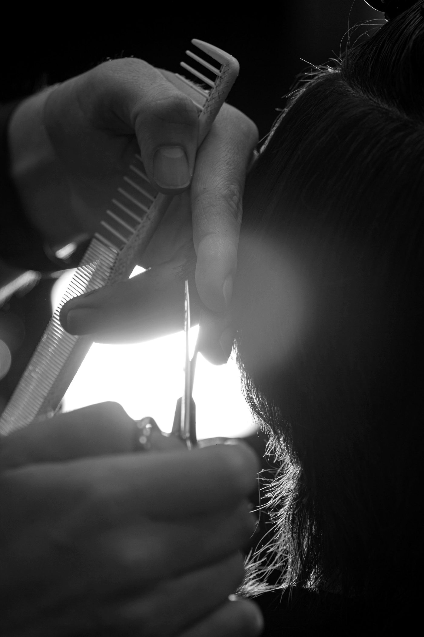 Backlit scissors and comb